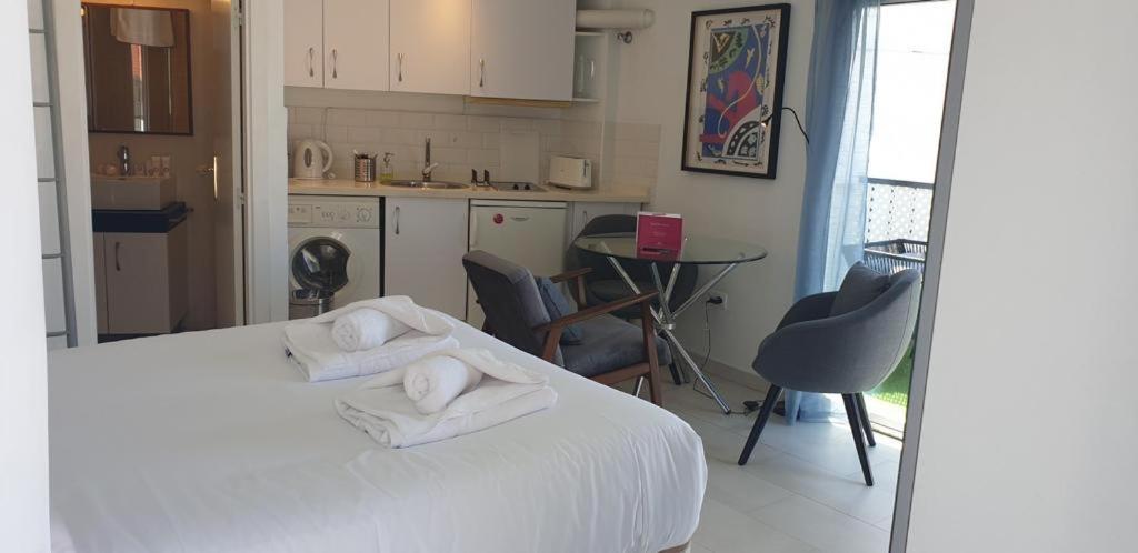 Estudio Banos Del Carmen Appartamento Málaga Esterno foto